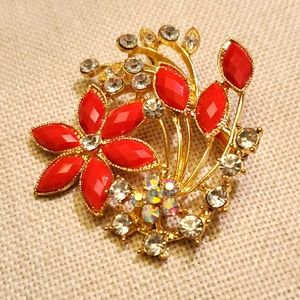 Vintage Costume Jewelry Broache with Rhinestones
